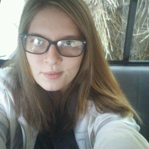 Meet your Posher, Amelia